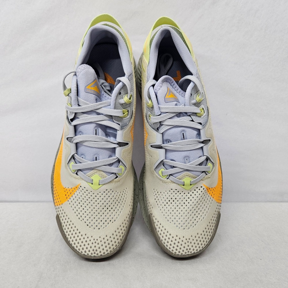 Nike Women's Light Gray/Neon Orange Athletic Running Shoes - Picture 5 of 9